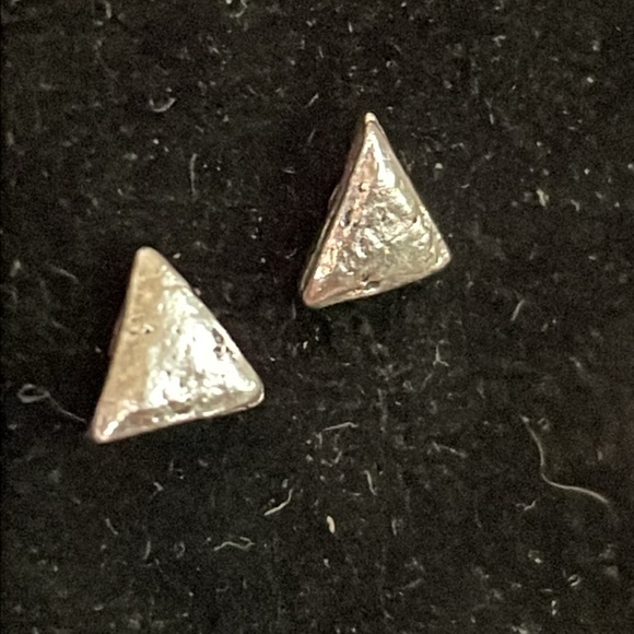 0.5” silver tone triangular shaped Minimalist stud earrings - Picture 5 of 10